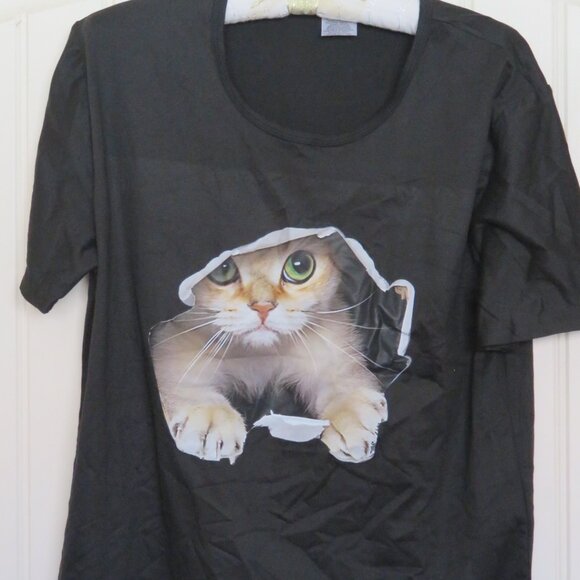 NWOT CAT Peeking Through Tee Black Medium (F67) - Picture 2 of 4
